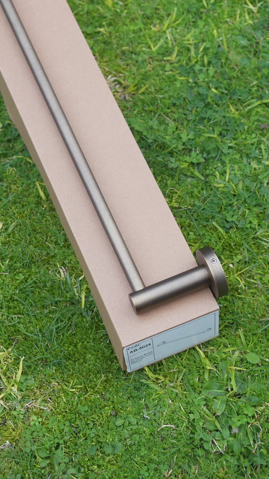 Seville Antique Brass Single Towel Rail 600mm